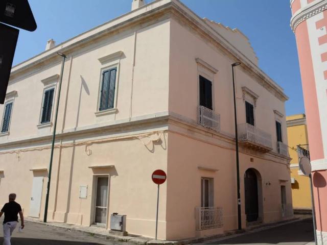 Palazzo in vendita a Puglia, Lecce