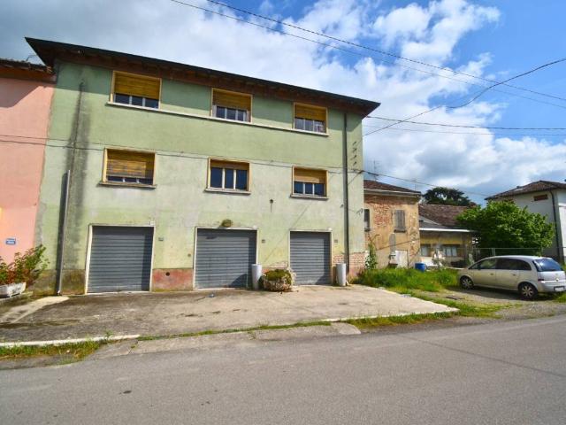 Palazzo in vendita a Bassa Reggiana, Re