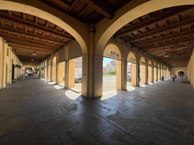 Palazzo in vendita a Bassa Reggiana, Re