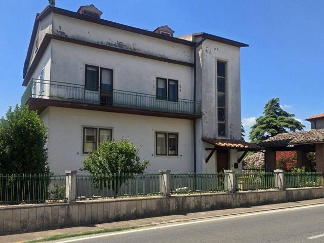 Palazzo in vendita a Guardea, Terni
