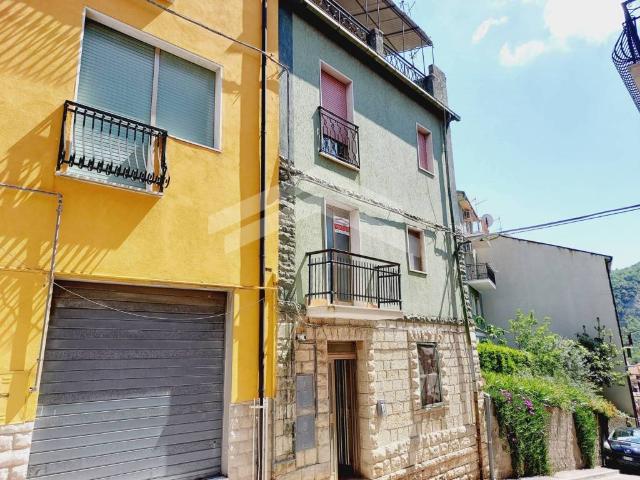Palazzo in vendita a Guardialfiera, Molise