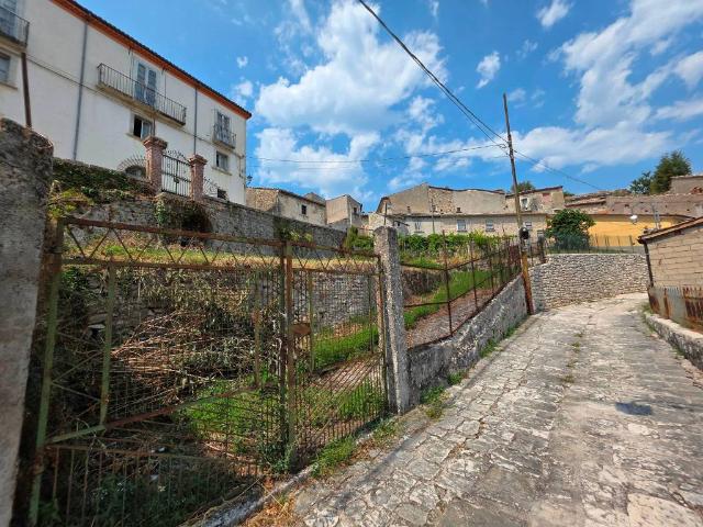 Palazzo in vendita a Guardiaregia, Molise