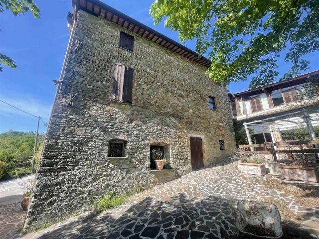 Palazzo in vendita a Gubbio, Umbria