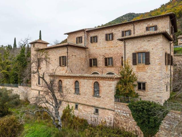 Palazzo in vendita a Gubbio, Umbria