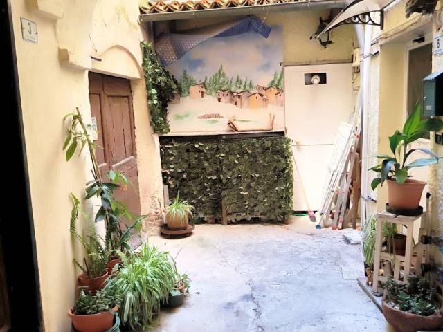 Palazzo in vendita a Imperia, Liguria
