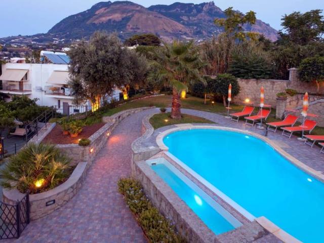 Palazzo in vendita a Ischia, Napoli