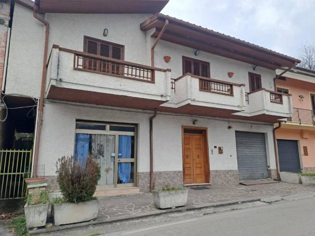 Palazzo in vendita a Isola Del Gran Sasso, Abruzzo