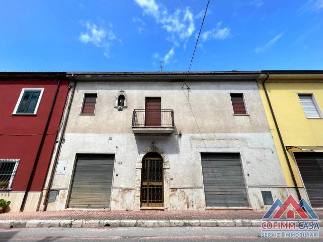 Palazzo in vendita a Isola Del Liri E Superiore, Lazio