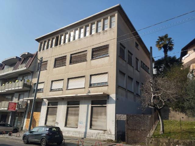 Palazzo in vendita a Jerago Con Orago, Lombardia