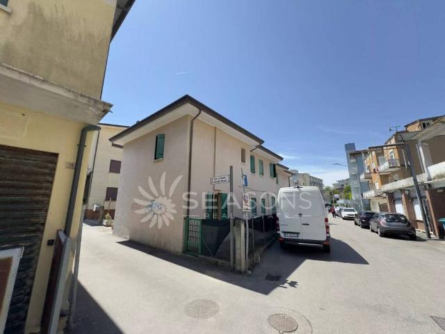 Palazzo in vendita a Jesolo, Veneto