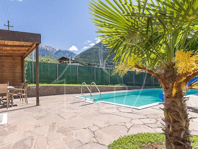 Palazzo in vendita a Vinschgau - Val Venosta, Laces - Latsch