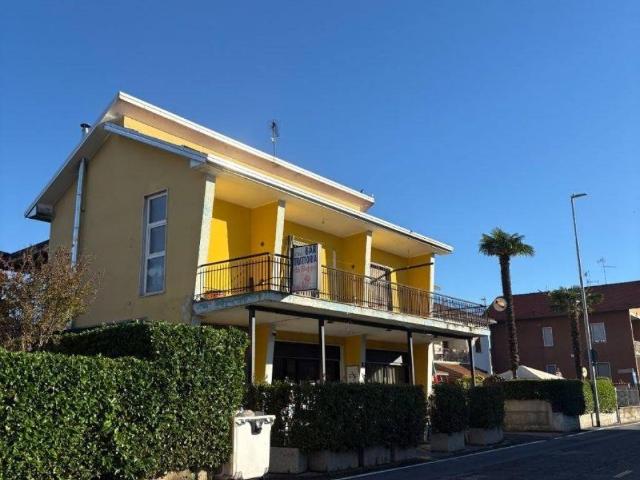 Palazzo in vendita a Pagliera, Lainate