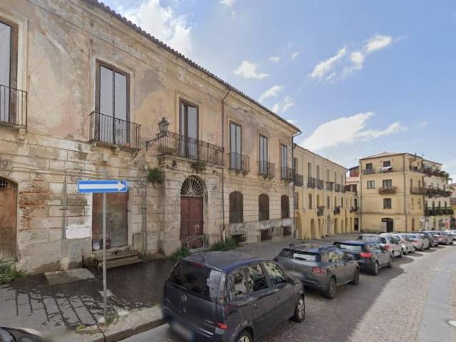 Palazzo in vendita a Calabria, Catanzaro
