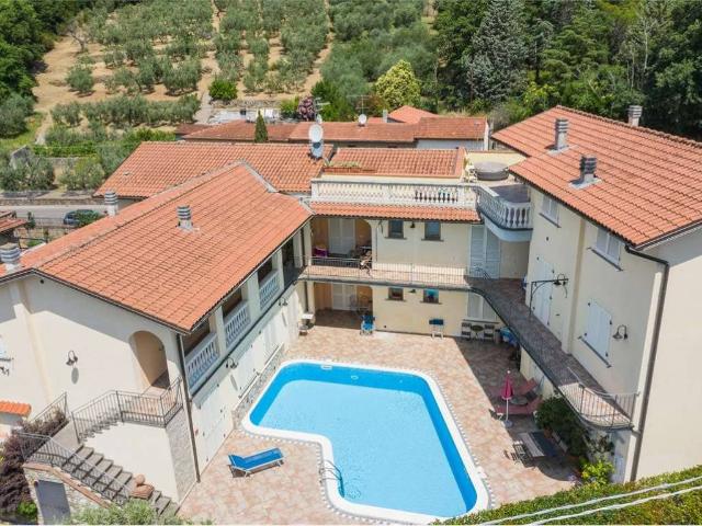Palazzo in vendita a Lamporecchio, Toscana