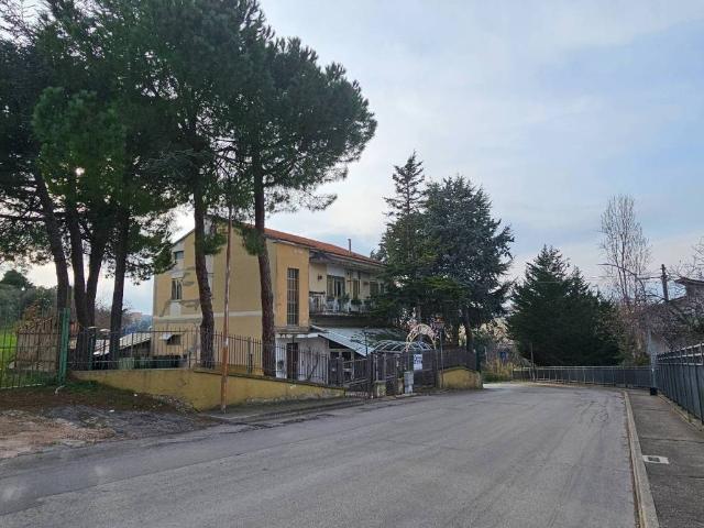 Palazzo in vendita a Villa Martelli, Lanciano