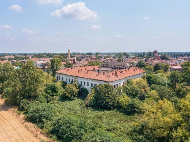 Palazzo in vendita a Landriano, Lombardia