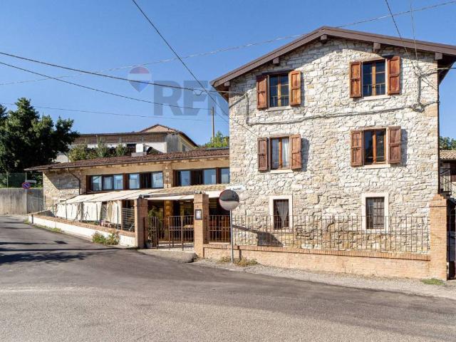 Palazzo in vendita a Cozzano, Langhirano