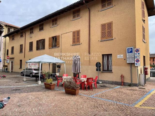 Palazzo in vendita a Comunità Montana del Piambello, Lavena Ponte Tresa