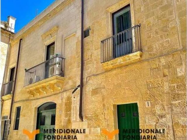 Palazzo in vendita a Puglia, Lecce