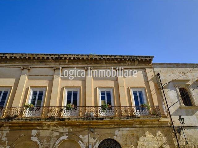 Palazzo in vendita a Puglia, Lecce