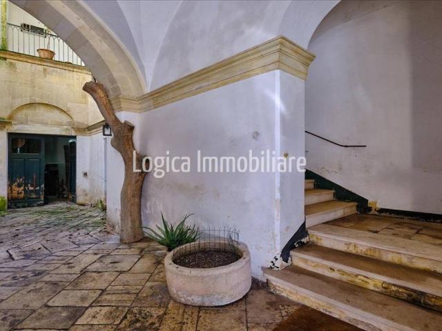 Palazzo in vendita a Puglia, Lecce