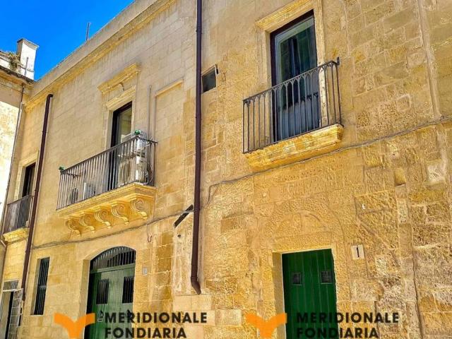Palazzo in vendita a Puglia, Lecce