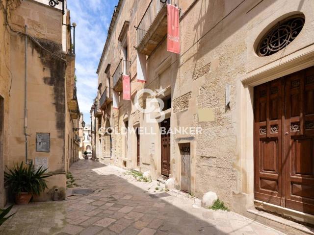 Palazzo in vendita a Puglia, Lecce