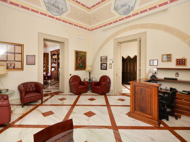 Palazzo in vendita a Puglia, Lecce