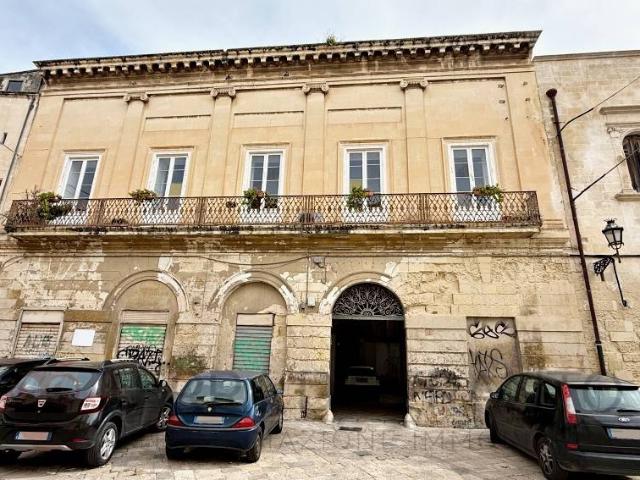 Palazzo in vendita a Puglia, Lecce