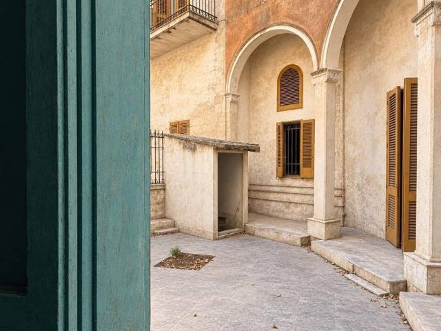 Palazzo in vendita a Lecce