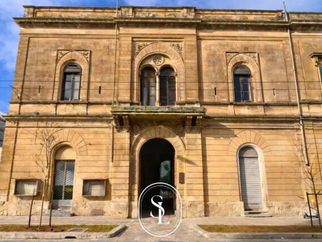 Palazzo in vendita a Puglia, Lecce