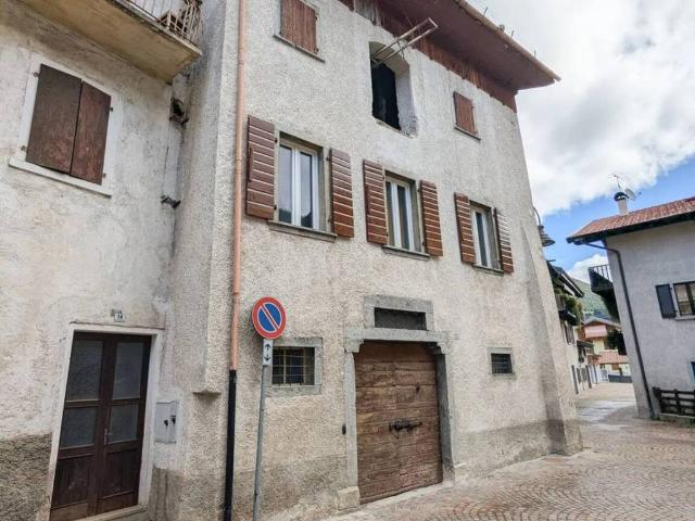 Palazzo in vendita a Comunità Alto Garda e Ledro, Molina Di Ledro