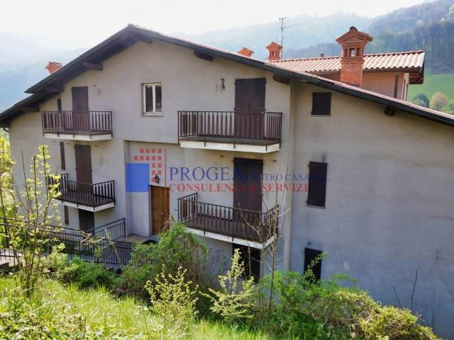 Palazzo in vendita a Leffe, Lombardia