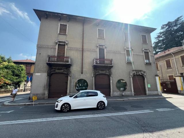 Palazzo in vendita a Oltresempione, Legnano