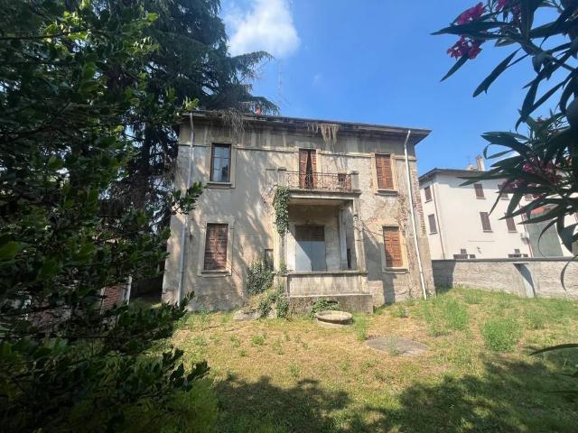 Palazzo in vendita a Oltresempione, Legnano
