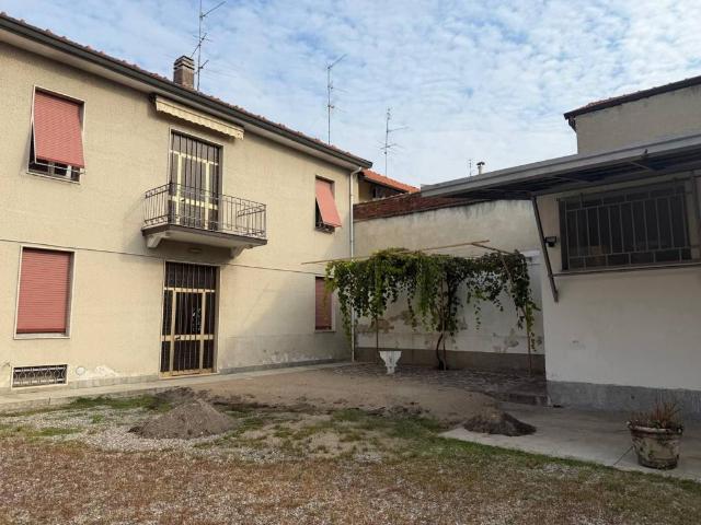 Palazzo in vendita a Sant'Erasmo, Legnano