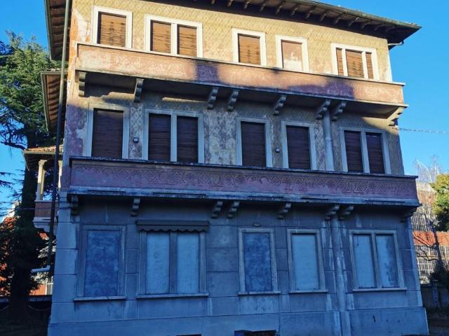 Palazzo in vendita a Oltresempione, Legnano