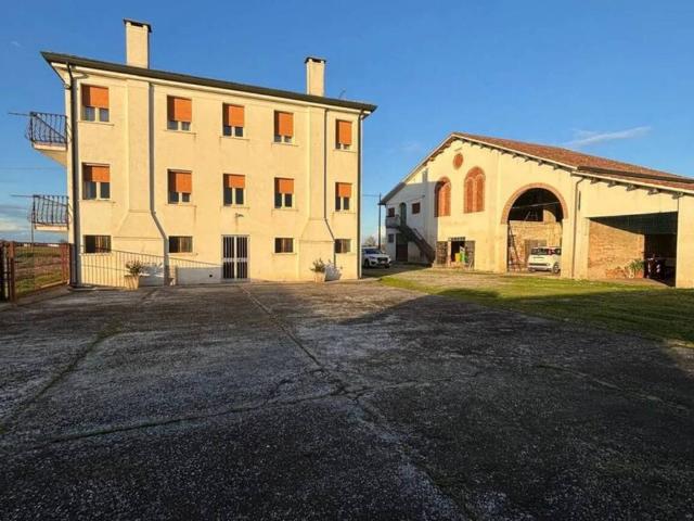 Palazzo in vendita a Lendinara, Veneto