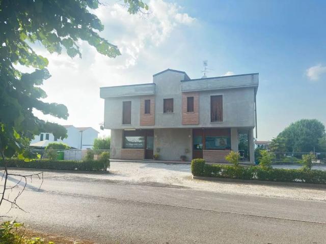 Palazzo in vendita a Lendinara, Veneto