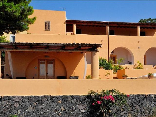 Palazzo in vendita a Leni, Sicilia