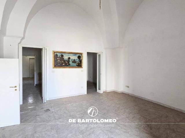 Palazzo in vendita a Leporano, Taranto