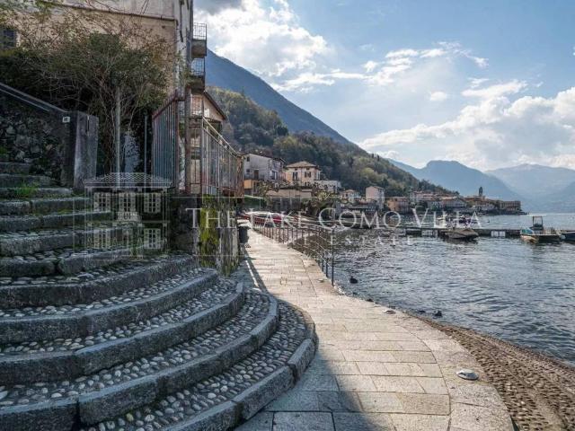 Palazzo in vendita a Lezzeno, Lombardia