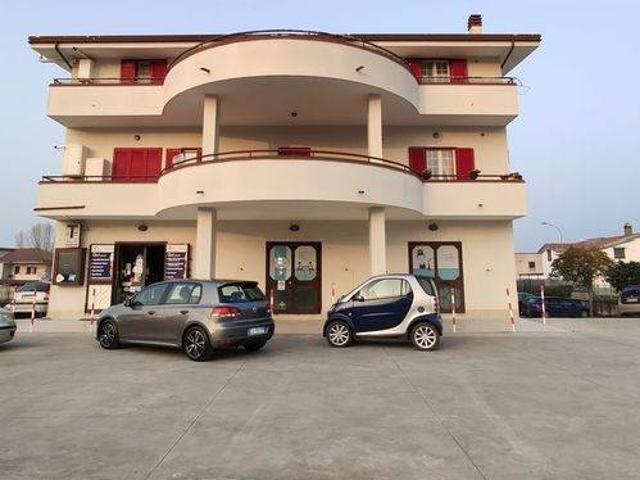 Palazzo in vendita a Limatola, Campania