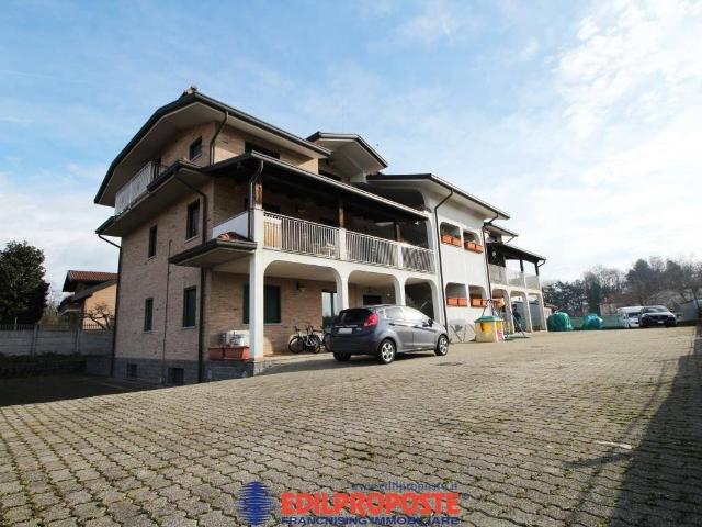 Palazzo in vendita a Limbiate, San Francesco