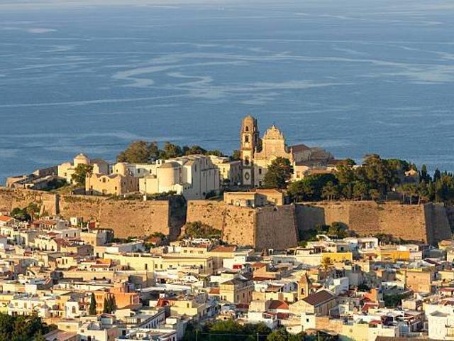 Palazzo in vendita a Panarea, Sicilia
