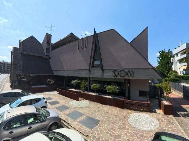 Palazzo in vendita a Da là dal Punt, Lissone