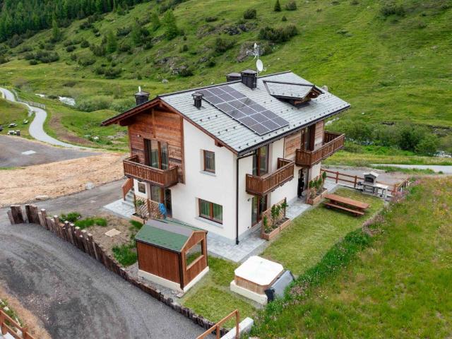 Palazzo in vendita a Comunità montana Alta Valtellina, Livigno
