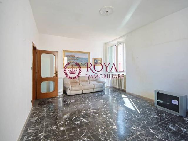 Palazzo in vendita a Borgo Cappuccini, Livorno