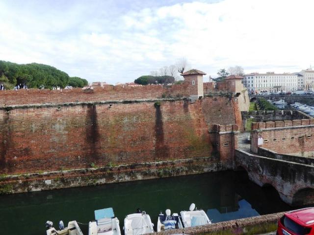 Palazzo in vendita a Venezia Nuova, Livorno