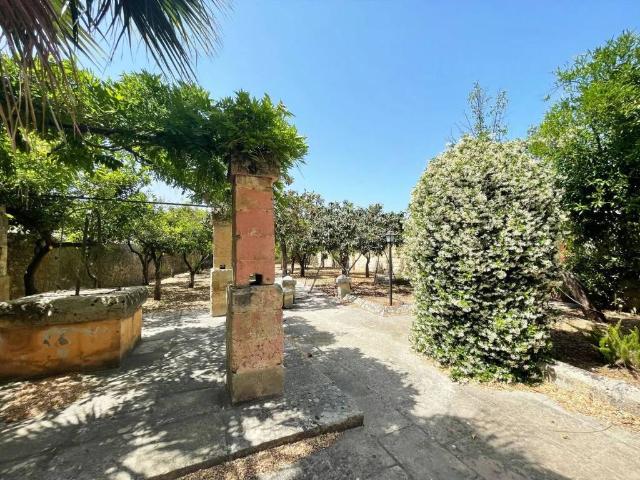 Palazzo in vendita a Puglia, Lecce